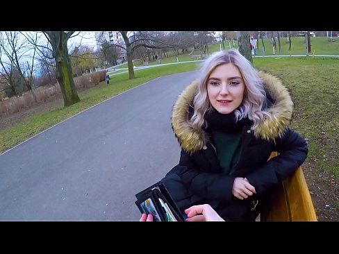 ❤️ Drénkt e Frieme säi waarme Spuer fir Suen - Blowjob am Park vum Eva Elfie ❤️❌ Sexvideo bei eis ❌